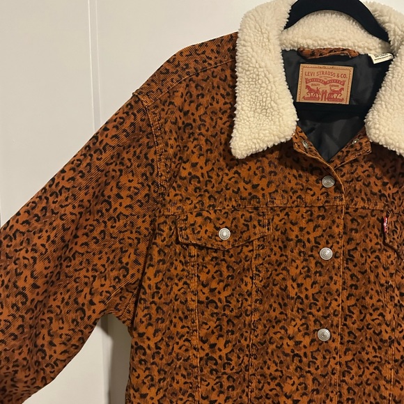 Sherpa collar leopard trucker jacket - Picture 8 of 9